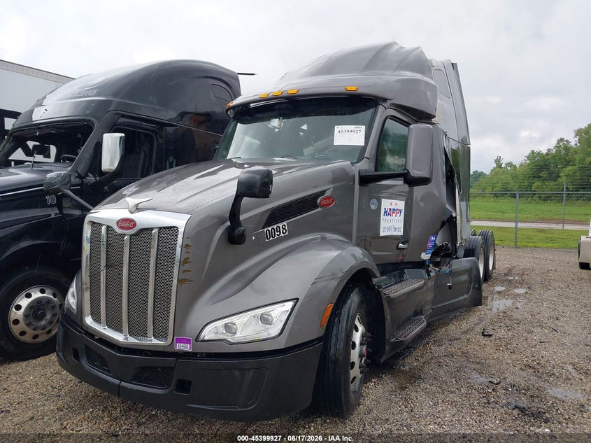 2022 Peterbilt 579 VIN 1XPBD49X5ND800098 IAAI salvage auction — ROLLOVER, Clear (Indiana), sold $9,600 on 2026-07-22 (photo 2)