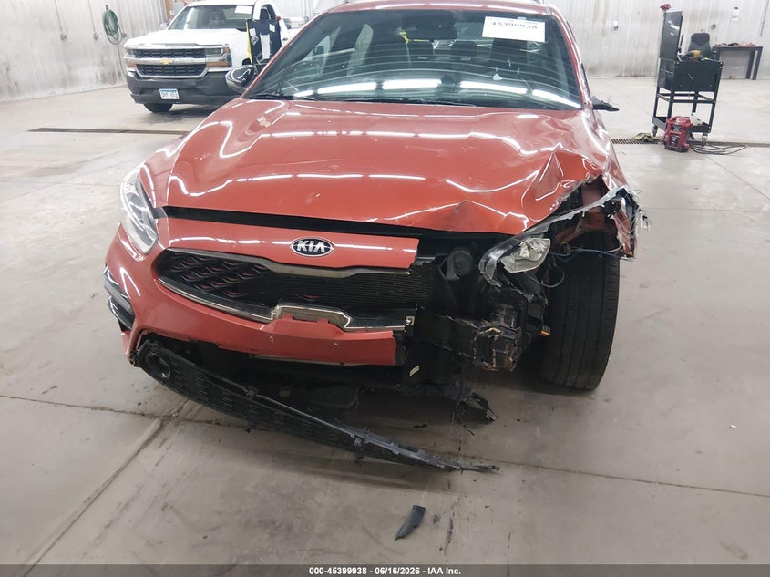 2021 Kia Forte VIN 3KPF34AD3ME400898 IAAI salvage auction — FRONT & REAR, Salvage (Minnesota), sold $1,650 on 2026-08-29 (photo 6)