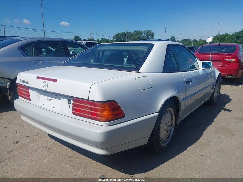 1992 Mercedes-benz 300 VIN WDBFA61E4NF042078 IAAI salvage auction — HAIL, Salvage (Ohio), sold $1,150 on 2026-07-21 (photo 4)