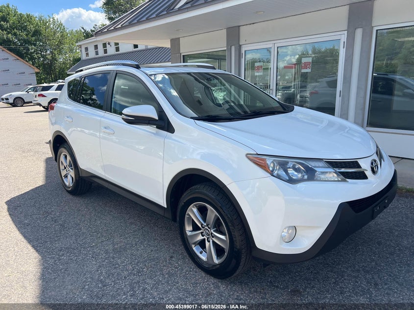 2015 Toyota Rav 4 VIN JTMRFREVXFD138077 IAAI salvage auction — NORMAL WEAR, Original (Maine), sold $7,900 on 2026-07-15 (photo 1)