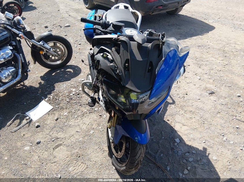 2022 BMW R 1250 VIN WB10L0300N6F03552 IAAI salvage auction — FRONT END, Salvage (Virginia), sold $2,800 on 2026-07-28 (photo 5)