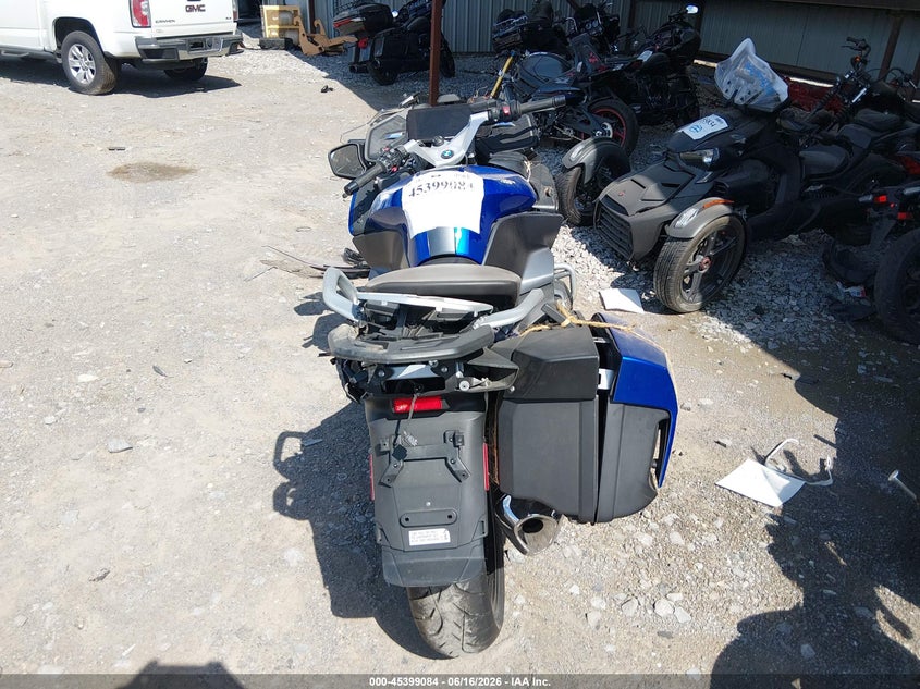 2022 BMW R 1250 VIN WB10L0300N6F03552 IAAI salvage auction — FRONT END, Salvage (Virginia), sold $2,800 on 2026-07-28 (photo 6)