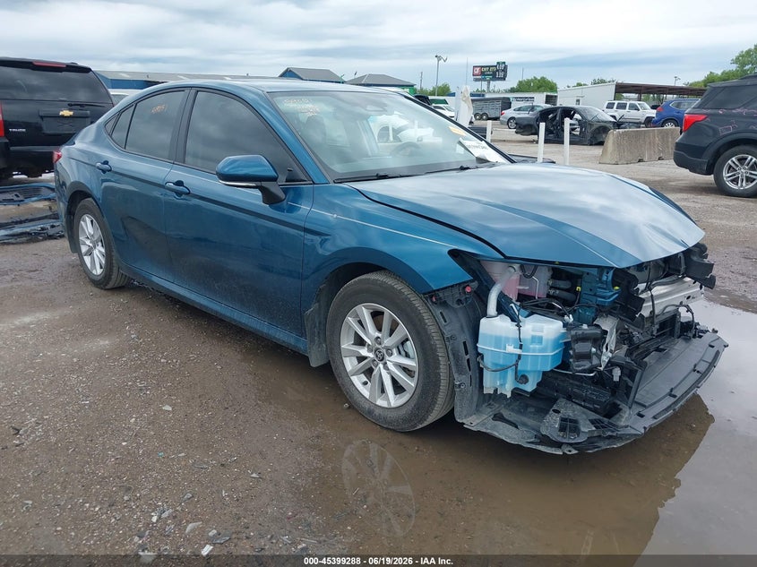 2025 Toyota Camry VIN 4T1DAACK0SU615303 — IAAI salvage auction photo
