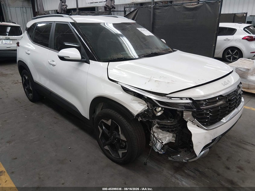 2024 Kia Seltos VIN KNDER2AA2R7565966 IAAI salvage auction — LEFT FRONT, Salvage Title, sold $6,900 on 2026-08-01 (photo 1)