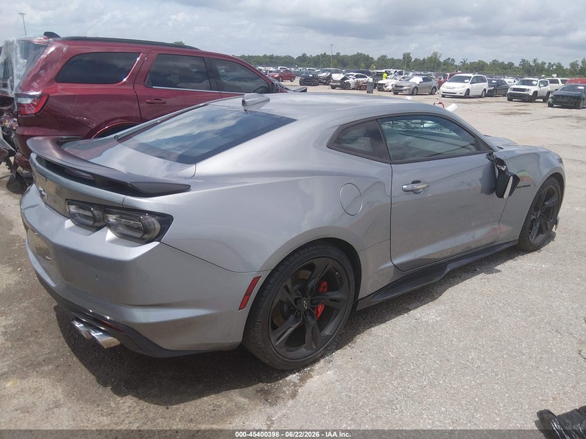 2024 Chevrolet Camaro VIN 1G1FH1R77R0122787 IAAI salvage auction — THEFT, Salvage Title, sold $30,250 on 2026-08-01 (photo 4)
