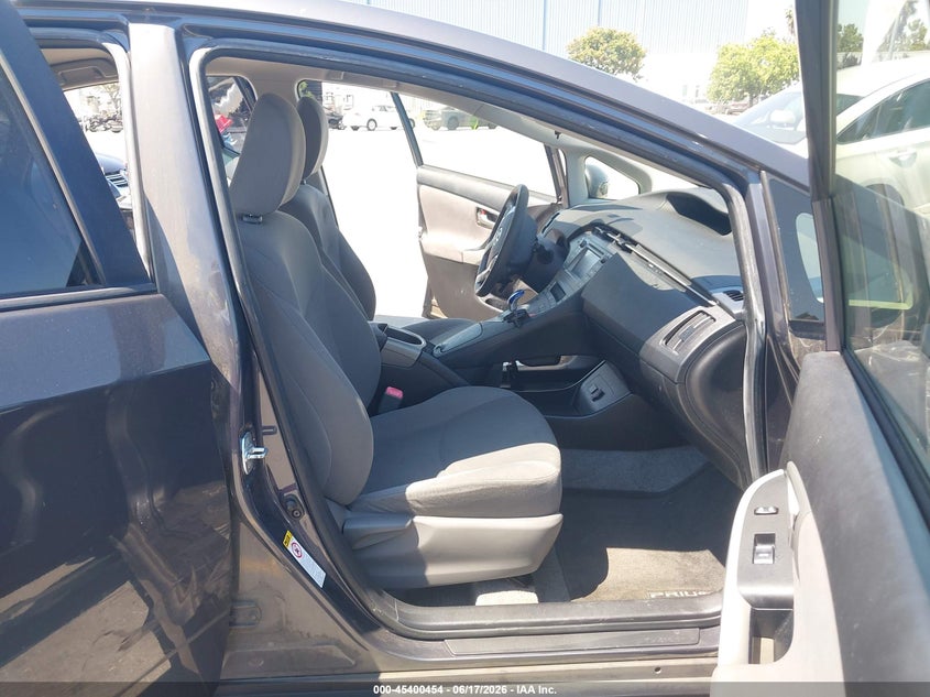 2013 Toyota Prius VIN JTDKN3DU4D1639670 IAAI salvage auction — SIDE, Salvage (California), sold $2,750 on 2026-07-08 (photo 5)