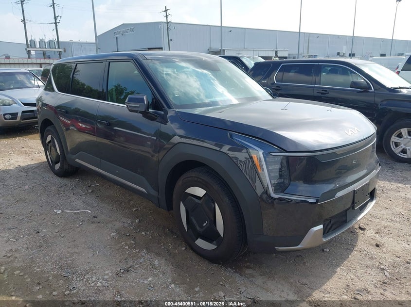 2026 Kia Ev9 VIN 5XYAB5S1XTG009367 IAAI salvage auction — SIDE, Salvage (Texas), sold $15,100 on 2026-07-29 (photo 1)
