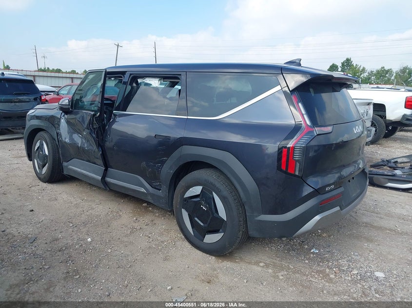 2026 Kia Ev9 VIN 5XYAB5S1XTG009367 IAAI salvage auction — SIDE, Salvage (Texas), sold $15,100 on 2026-07-29 (photo 3)