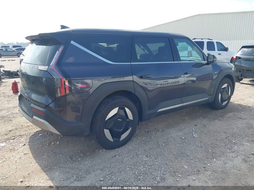 2026 Kia Ev9 VIN 5XYAB5S1XTG009367 IAAI salvage auction — SIDE, Salvage (Texas), sold $15,100 on 2026-07-29 (photo 4)