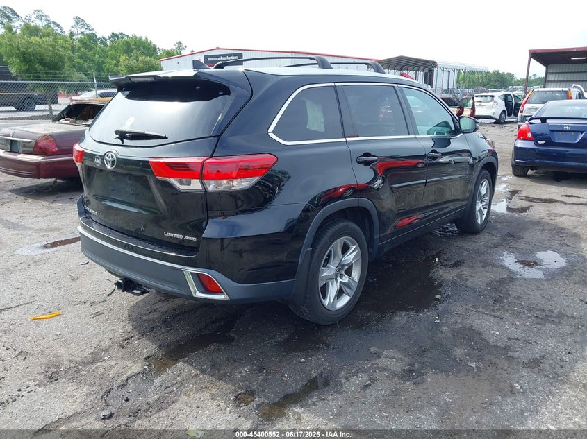 2018 Toyota Highlander VIN 5TDDZRFH6JS893069 IAAI salvage auction — SIDE, Rebuildable (Florida), sold $12,300 on 2026-07-14 (photo 4)