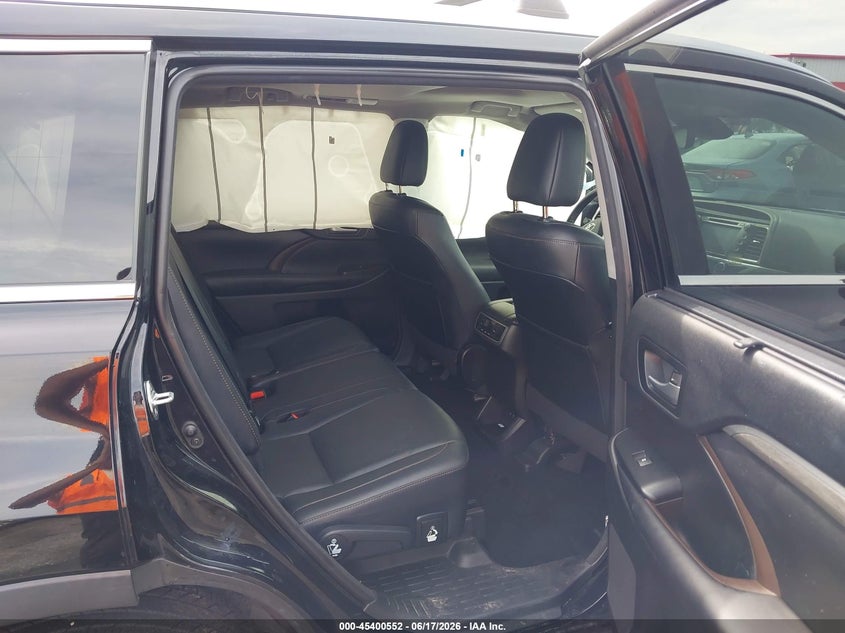 2018 Toyota Highlander VIN 5TDDZRFH6JS893069 IAAI salvage auction — SIDE, Rebuildable (Florida), sold $12,300 on 2026-07-14 (photo 8)