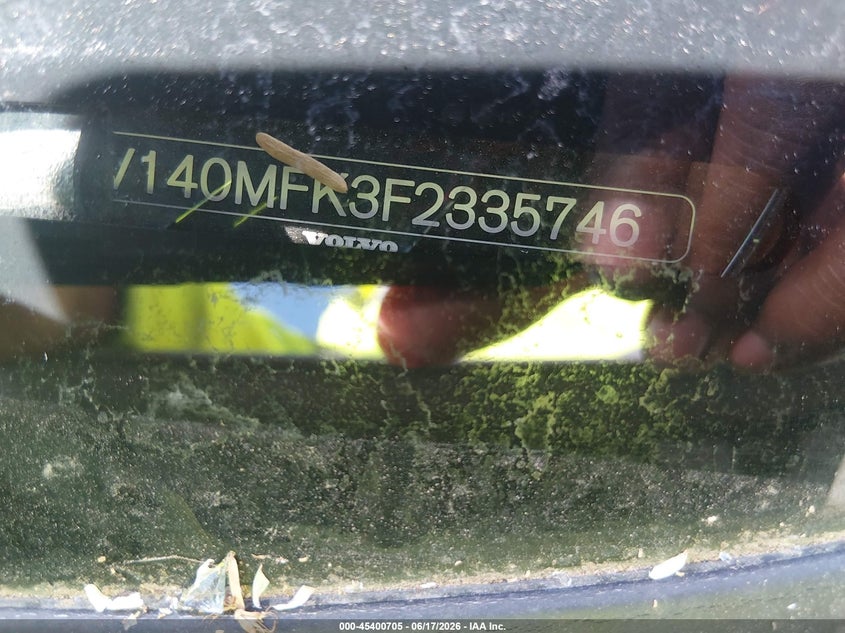 2015 Volvo S60 VIN YV140MFK3F2335746 IAAI salvage auction — FRONT & REAR, Salvage Title, sold $175 on 2026-08-13 (photo 9)