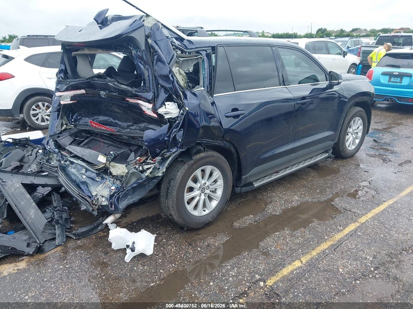 2025 Toyota Highlander VIN 5TDAAAA58SS035449 IAAI salvage auction — REAR END, Salvage (Texas), sold $7,400 on 2026-07-29 (photo 4)