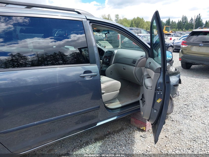2009 Toyota Sienna VIN 5TDZK23C19S240798 IAAI salvage auction — RIGHT FRONT, Bill Of Sale (Washington), sold $725 on 2026-07-08 (photo 5)