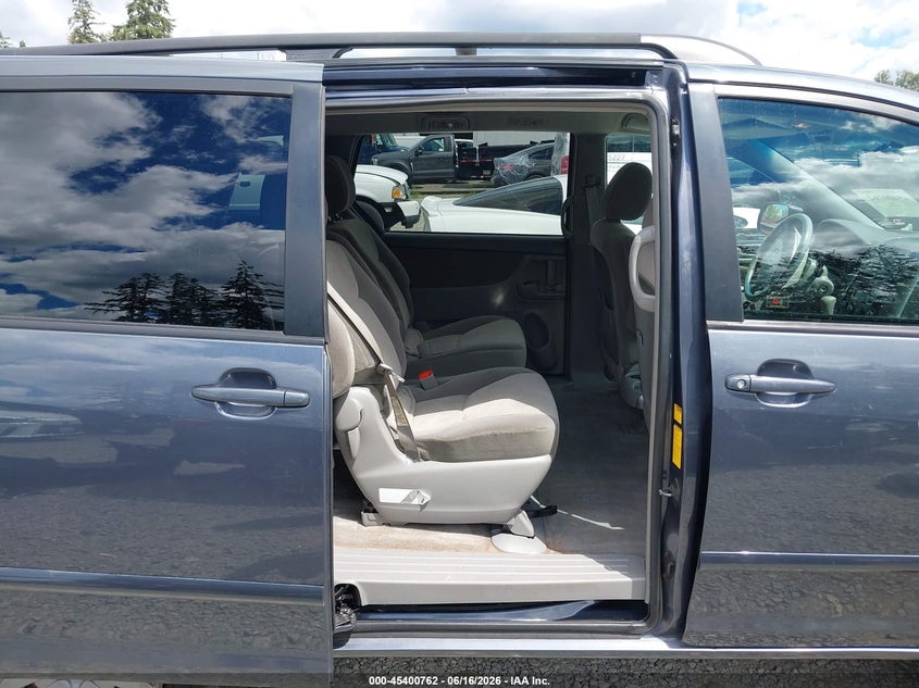 2009 Toyota Sienna VIN 5TDZK23C19S240798 IAAI salvage auction — RIGHT FRONT, Bill Of Sale (Washington), sold $725 on 2026-07-08 (photo 8)