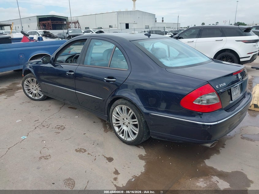 2007 Mercedes-benz E-class VIN WDBUF56X67B079415 IAAI salvage auction — WATER/FLOOD, Salvage (Texas), sold $525 on 2026-07-30 (photo 3)