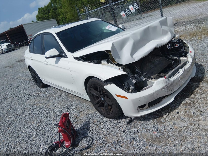 2015 BMW 3er VIN WBA3A5G54FNS87621 IAAI salvage auction — FRONT END, Salvage (Mississippi), sold $425 on 2026-08-14 (photo 1)