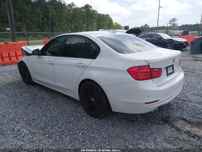 2015 BMW 3er VIN WBA3A5G54FNS87621 IAAI salvage auction — FRONT END, Salvage (Mississippi), sold $425 on 2026-08-14 (photo 3)