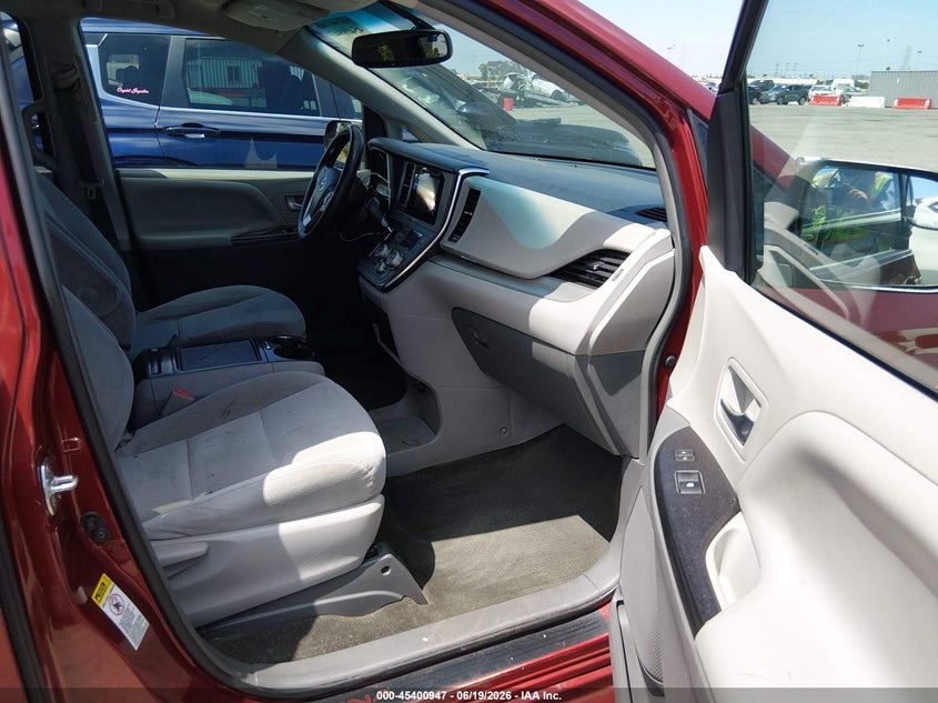 2017 Toyota Sienna VIN 5TDKZ3DC9HS880533 IAAI salvage auction — LEFT & RIGHT, Salvage (California), sold $25 on 2026-07-23 (photo 5)