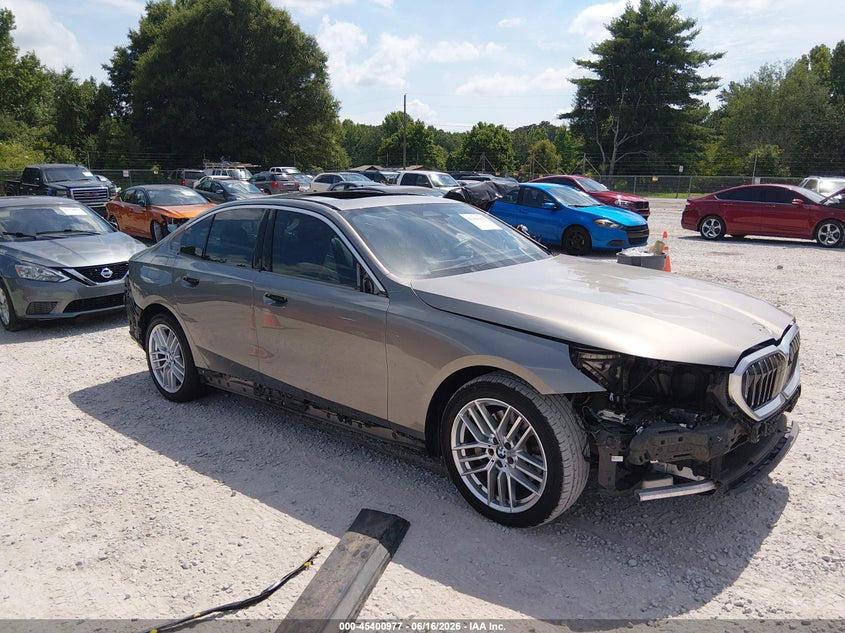 2024 BMW 5er VIN WBA43FJ09RCS37850 IAAI salvage auction — FRONT & REAR, Salvage (Alabama), sold $2,550 on 2026-07-29 (photo 1)