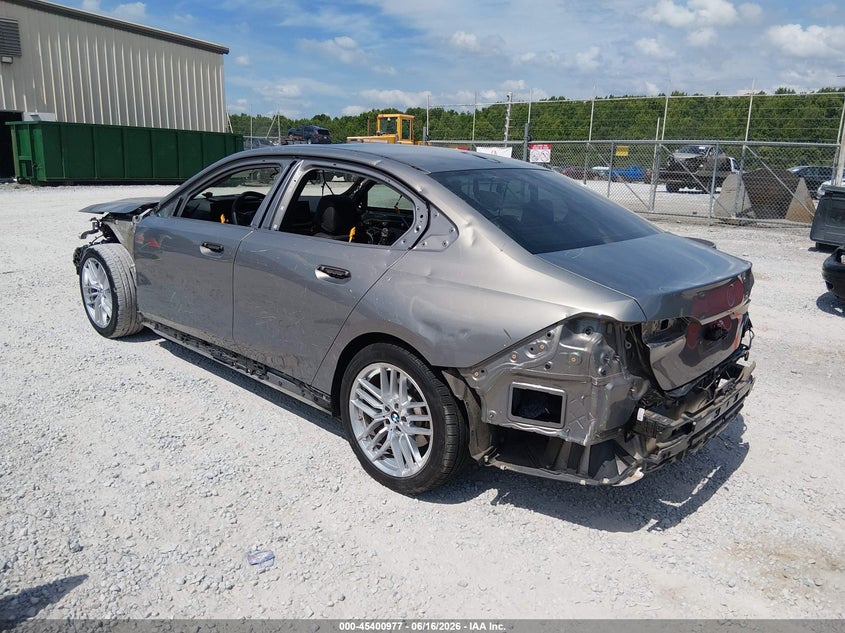 2024 BMW 5er VIN WBA43FJ09RCS37850 IAAI salvage auction — FRONT & REAR, Salvage (Alabama), sold $2,550 on 2026-07-29 (photo 3)