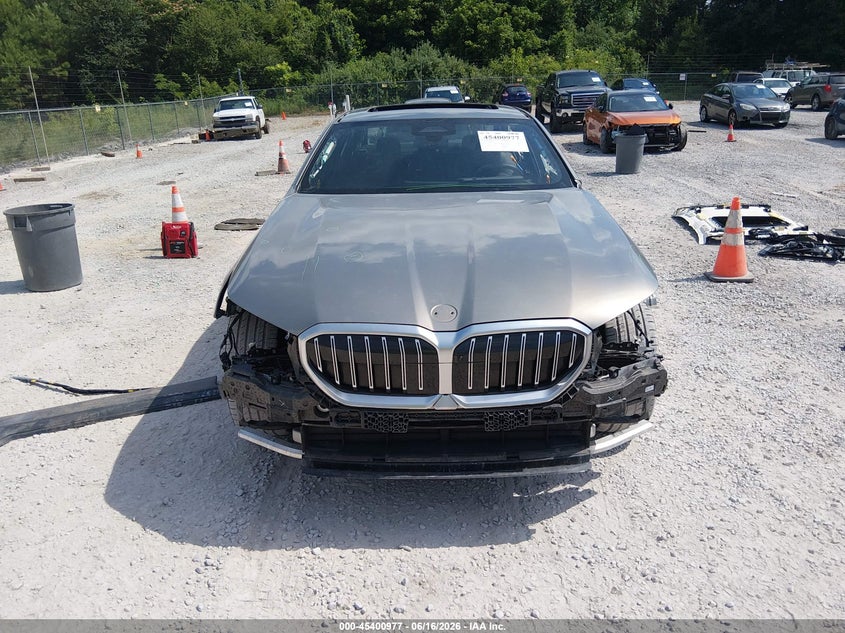 2024 BMW 5er VIN WBA43FJ09RCS37850 IAAI salvage auction — FRONT & REAR, Salvage (Alabama), sold $2,550 on 2026-07-29 (photo 6)