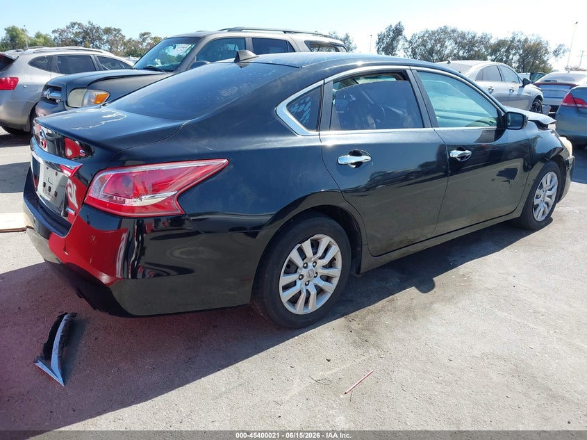 2013 Nissan Altima VIN 1N4AL3AP0DC232245 IAAI salvage auction — NORMAL WEAR, Salvage (California), sold $400 on 2026-07-09 (photo 4)