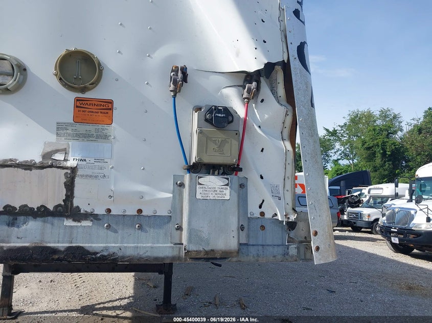 2014 Vanguard national trailer Unknown VIN 5V8VA5321EM405407 IAAI salvage auction — SIDE, Salvage (Texas), sold $375 on 2026-07-15 (photo 7)