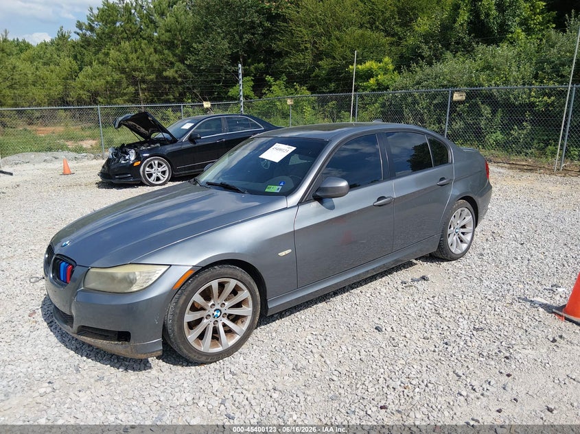 2011 BMW 3 series VIN WBAPH7G52BNN04554 IAAI salvage auction — NORMAL WEAR, Clear (Tennessee), sold $225 on 2026-07-13 (photo 2)