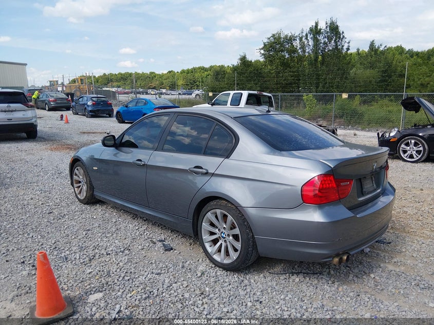 2011 BMW 3 series VIN WBAPH7G52BNN04554 IAAI salvage auction — NORMAL WEAR, Clear (Tennessee), sold $225 on 2026-07-13 (photo 3)
