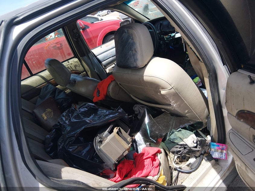 2008 Mercury Grand marquis VIN 2MEFM75V48X622723 IAAI salvage auction — NORMAL WEAR, Clear (Colorado), sold $200 on 2026-07-21 (photo 8)