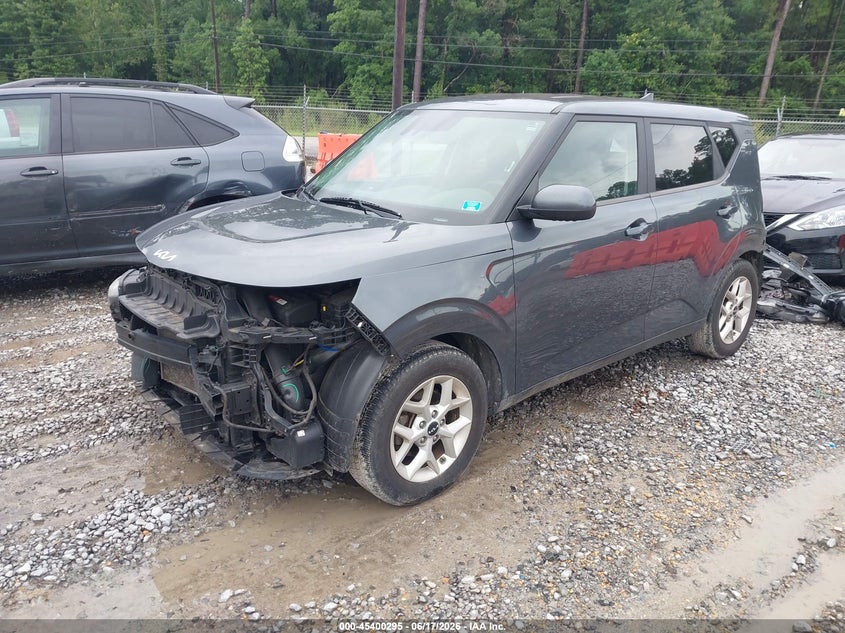 2022 Kia Soul VIN KNDJ23AU4N7824311 IAAI salvage auction — FRONT & REAR, Salvage (Mississippi), sold $2,250 on 2026-07-24 (photo 2)