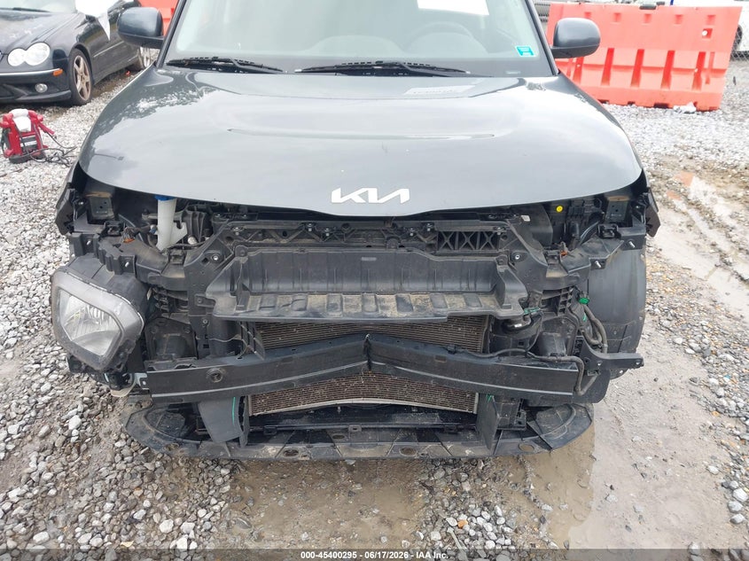 2022 Kia Soul VIN KNDJ23AU4N7824311 IAAI salvage auction — FRONT & REAR, Salvage (Mississippi), sold $2,250 on 2026-07-24 (photo 6)