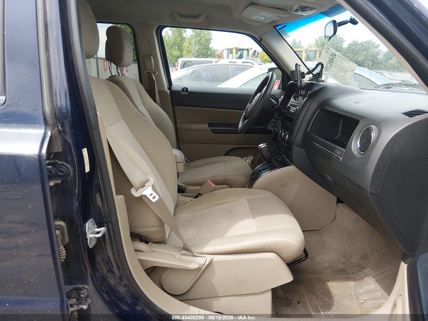 2014 Jeep Liberty (patriot) VIN 1C4NJPBAXED801147 IAAI salvage auction — NORMAL WEAR, Clear (Oregon), sold $275 on 2026-07-31 (photo 5)