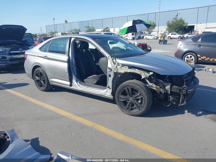 2022 Volkswagen Jetta VIN 3VW7M7BU9NM023967 IAAI salvage auction — RIGHT FRONT, Salvage (Kansas), sold $4,250 on 2026-08-24 (photo 1)