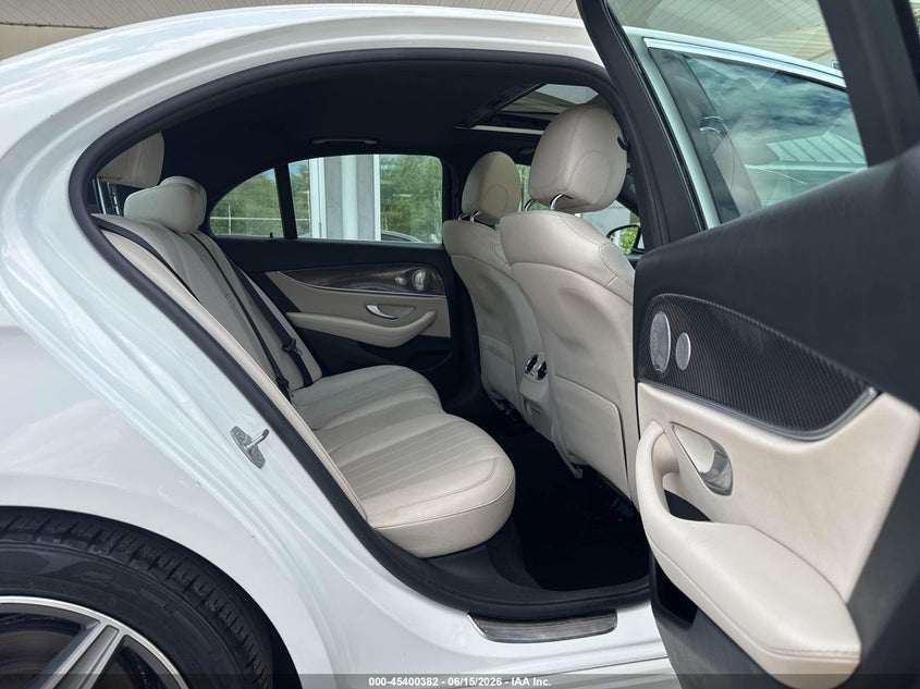 2017 Mercedes-benz E-class VIN WDDZF4JB5HA048053 IAAI salvage auction — NORMAL WEAR, Clear (Massachusetts), sold $9,900 on 2026-07-24 (photo 8)