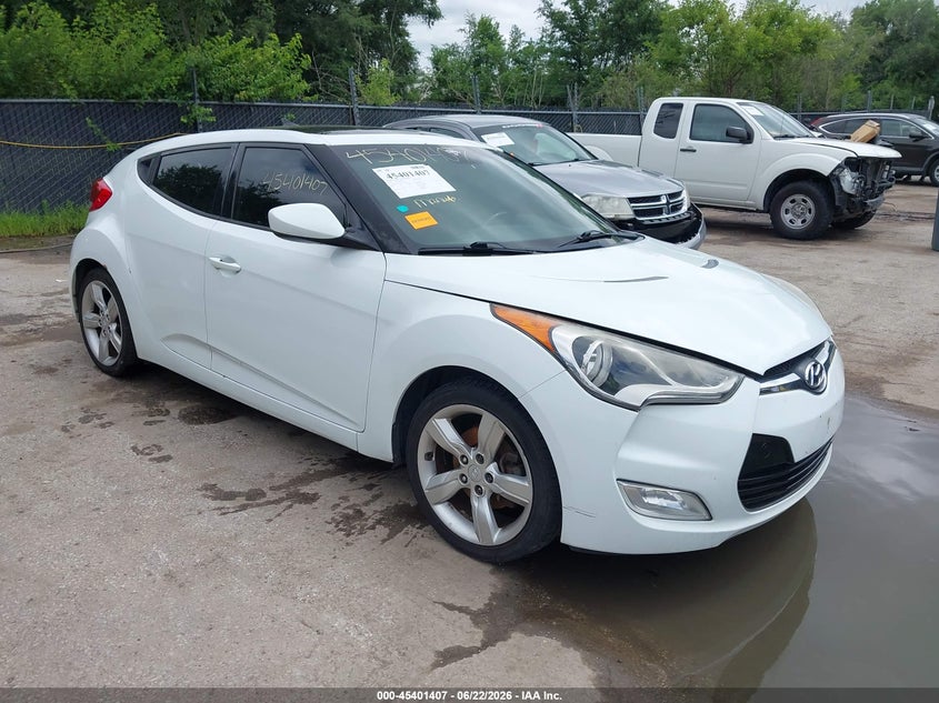 2014 Hyundai Veloster VIN KMHTC6AD5EU213305 IAAI salvage auction — REAR END, Salvage (Missouri), sold $525 on 2026-07-29 (photo 1)