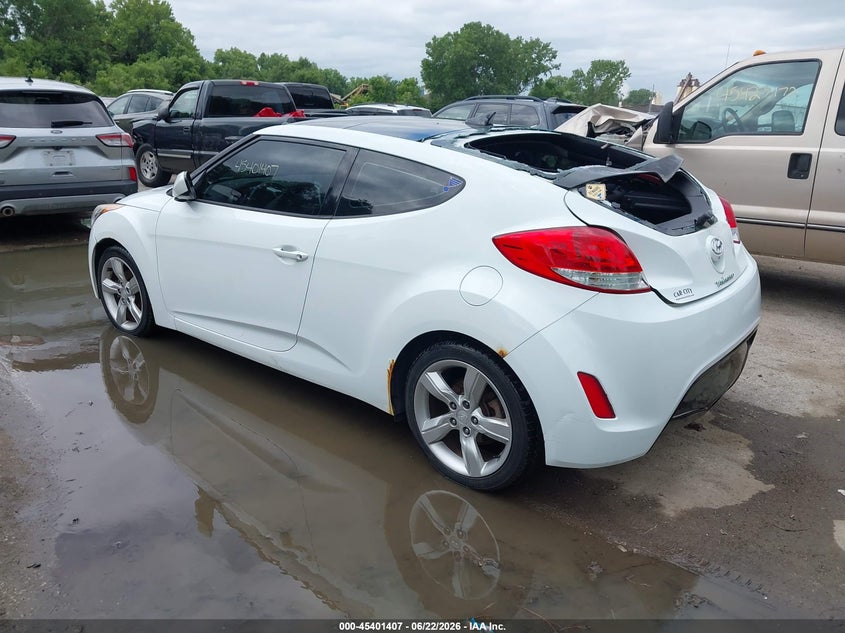 2014 Hyundai Veloster VIN KMHTC6AD5EU213305 IAAI salvage auction — REAR END, Salvage (Missouri), sold $525 on 2026-07-29 (photo 3)