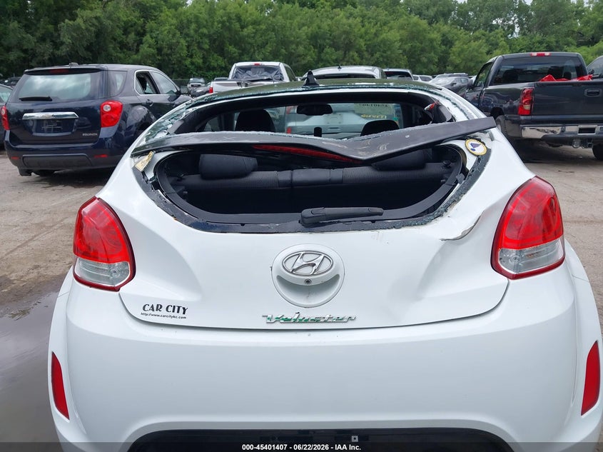 2014 Hyundai Veloster VIN KMHTC6AD5EU213305 IAAI salvage auction — REAR END, Salvage (Missouri), sold $525 on 2026-07-29 (photo 6)