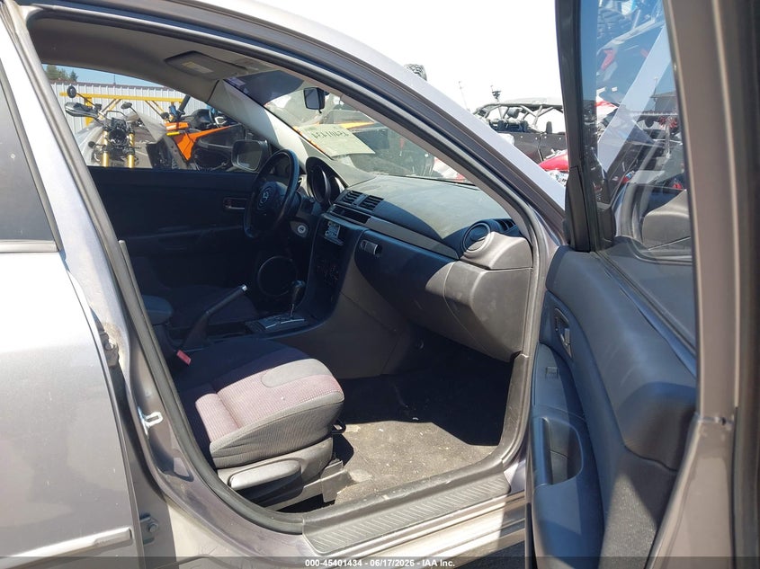 2005 Mazda 3 VIN JM1BK343851228628 IAAI salvage auction — NORMAL WEAR, Peddle Clear Public-Restricted (Oregon), sold $200 on 2026-07-28 (photo 5)
