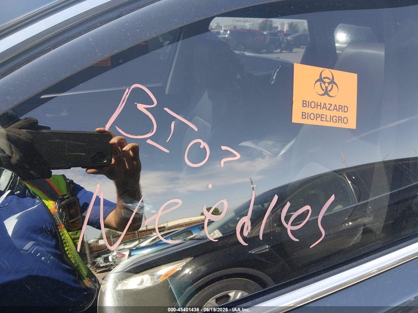 2018 Hyundai Santa fe VIN KM8SRDHF8JU263339 IAAI salvage auction — BIO HAZARD, Bill Of Sale (Colorado), sold $1,850 on 2026-07-21 (photo 6)