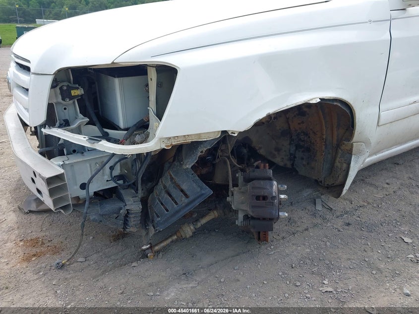 2005 Toyota Highlander VIN JTEEP21A850089324 IAAI salvage auction — FRONT END, Clear (Tennessee), sold $500 on 2026-07-23 (photo 6)