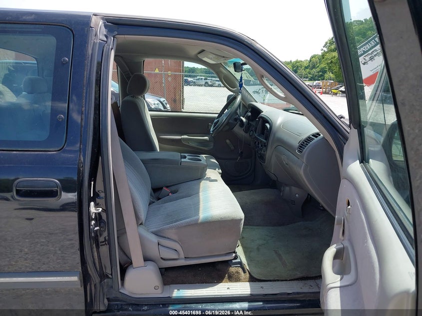 2001 Toyota Tundra VIN 5TBBT44171S165979 IAAI salvage auction — NORMAL WEAR, Original (Kentucky), sold $375 on 2026-07-28 (photo 5)