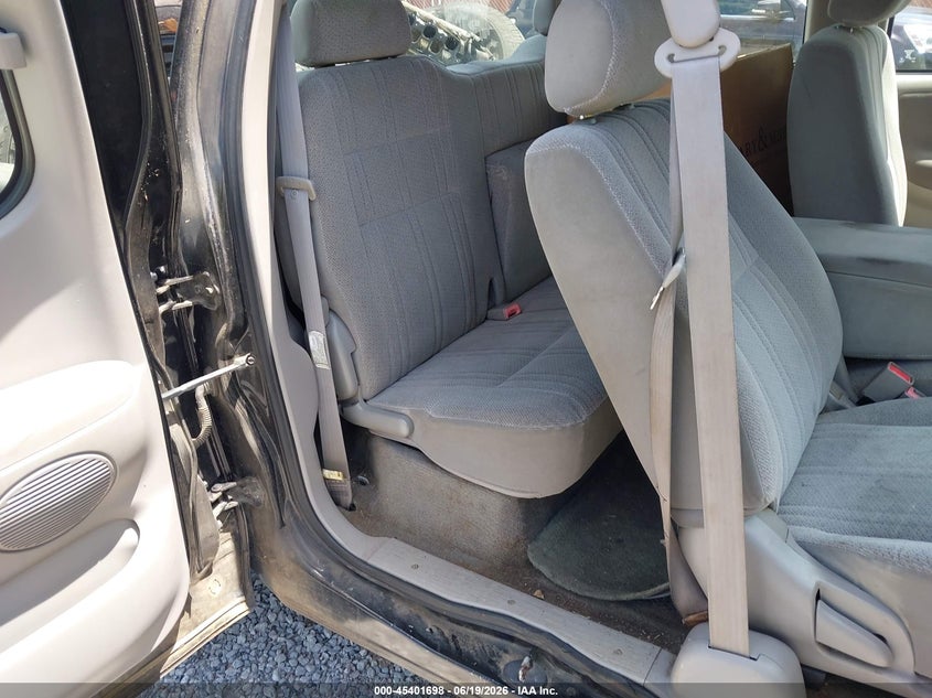 2001 Toyota Tundra VIN 5TBBT44171S165979 IAAI salvage auction — NORMAL WEAR, Original (Kentucky), sold $375 on 2026-07-28 (photo 8)