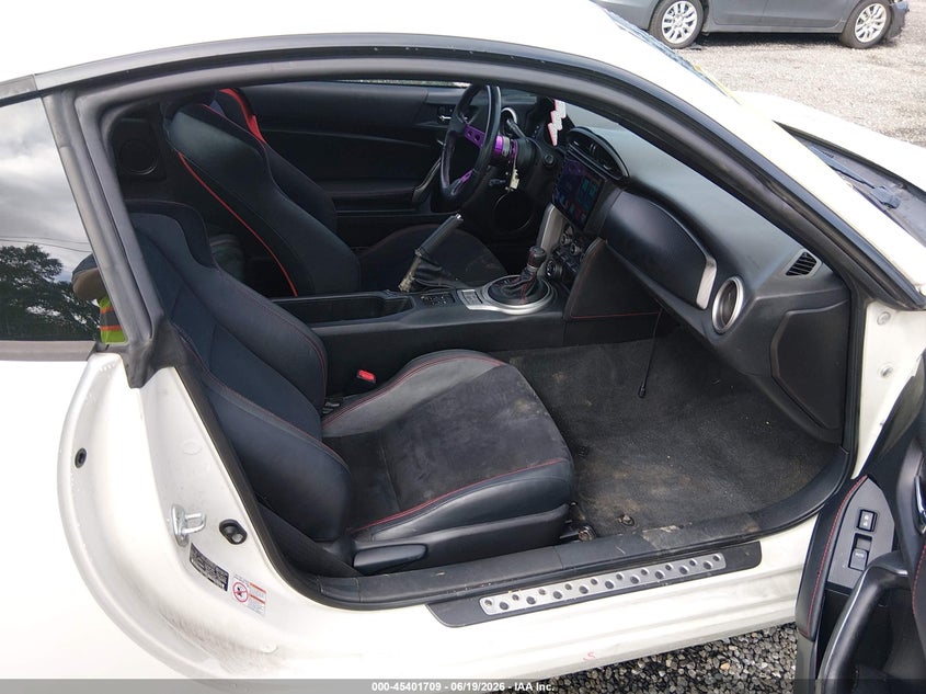 2014 Scion Fr-s VIN JF1ZNAA14E8709521 IAAI salvage auction — FRONT & REAR, Wait Title, sold $2,800 on 2026-10-13 (photo 5)