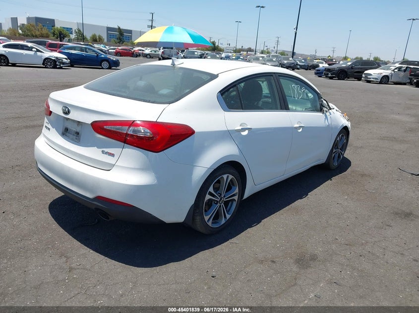 2016 Kia Forte VIN KNAFZ4A83G5598171 IAAI salvage auction — RIGHT SIDE, Salvage Title, sold $25 on 2026-07-24 (photo 4)