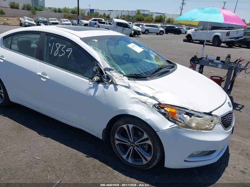 2016 Kia Forte VIN KNAFZ4A83G5598171 IAAI salvage auction — RIGHT SIDE, Salvage Title, sold $25 on 2026-07-24 (photo 6)