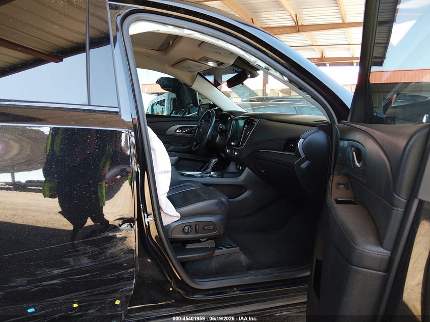 2020 Chevrolet Traverse VIN 1GNERKKW4LJ191324 IAAI salvage auction — SIDE, Salvage (Arizona), sold $4,550 on 2026-07-10 (photo 5)