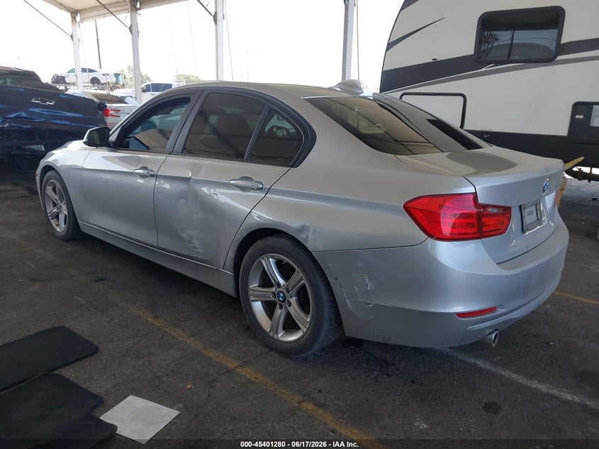 2014 BMW 3er VIN WBA3D3C52EK155930 IAAI salvage auction — LEFT SIDE, Salvage (California), sold $950 on 2026-07-14 (photo 3)