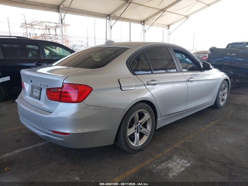 2014 BMW 3er VIN WBA3D3C52EK155930 IAAI salvage auction — LEFT SIDE, Salvage (California), sold $950 on 2026-07-14 (photo 4)